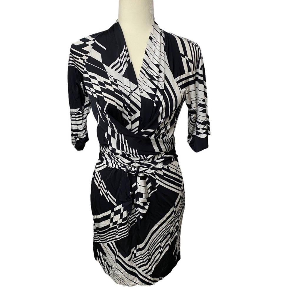 BCBG Maxazria Wrap Dress Size XS Vintage Slinky Fabric Black White Print